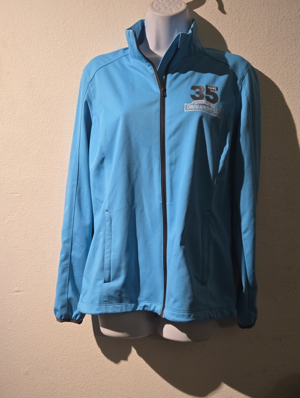 *C6WJKT - VTG. ROCKY MOUNTAIN CHOCOLATE FACTORY LADIES SZ. MED ZIPPERED JACKET